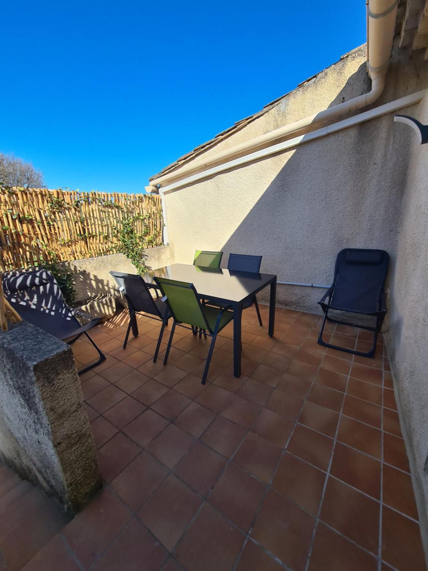 Les Oliviers Apartment Ansouis Exterior photo